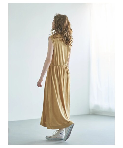 earth music&ecology(アースミュージックアンドエコロジー)の「Champion×earthワンピース(ワンピース/ドレス・ブラック/イエロー・F)」の16枚目の写真