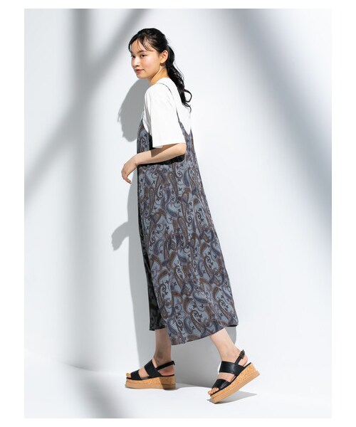 E hyphen world gallery（イーハイフンワールドギャラリー）の「【Special Price】ペイズリーフレアワンピース（ワンピース/ドレス・グレー/ライトカーキ・F）」の2枚目の写真