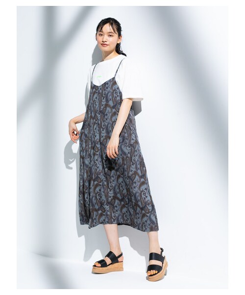 E hyphen world gallery（イーハイフンワールドギャラリー）の「【Special Price】ペイズリーフレアワンピース（ワンピース/ドレス・グレー/ライトカーキ・F）」の4枚目の写真
