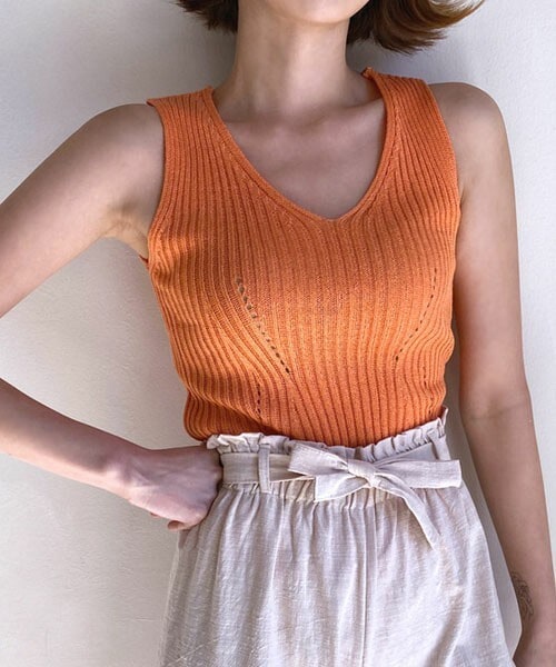 DHOLIC（ディーホリック）の「2WAYリブVネックスリーブレス（タンクトップ・レディース・ブラウン/レッド/オレンジ/ホワイト/ベージュ/グリーン/その他/ブラック・FREE）」の7枚目の写真