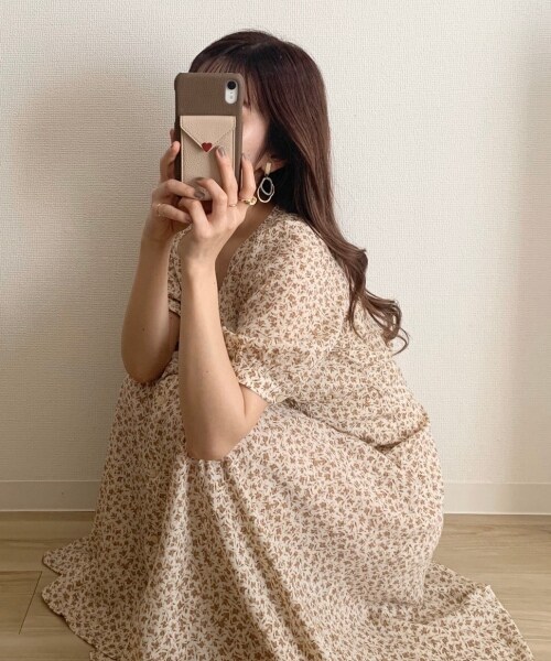 mysty woman（ミスティウーマン）の「フラワー5分袖マキシワンピース（ワンピース/ドレス・レディース・アイボリー/ブラック/ブラウン・F）」の5枚目の写真