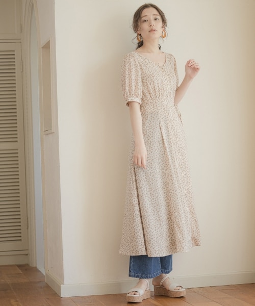 mysty woman（ミスティウーマン）の「フラワー5分袖マキシワンピース（ワンピース/ドレス・レディース・アイボリー/ブラック/ブラウン・F）」の6枚目の写真