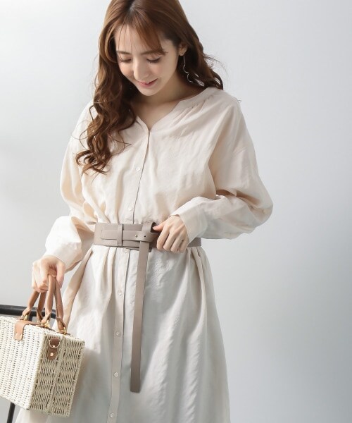 Andemiu(アンデミュウ)の「ヌキエリストライプシャツワンピース(ワンピース/ドレス・オフホワイト/ベージュ/ライトグリーン)」の8枚目の写真