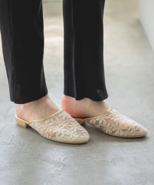 Heather(ヘザー)の「チュールスリッパ(シューズ・シルバー系/ゴールド系)」の2枚目の写真