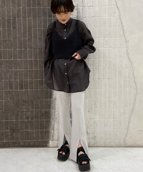 JEANASIS（ジーナシス）の「コットンリネンバンドカラーシャツLS（トップス・オフホワイト()/チャコールグレー()/ブルー()）」の5枚目の写真