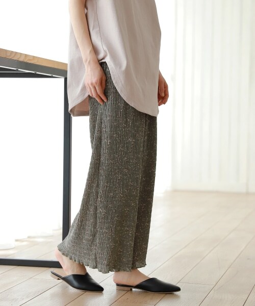 LAURA ASHLEY フラワープリントプリーツパンツ LAKOLE（ラコレ）の「フラワープリントプリーツパンツ（）」 - WEAR