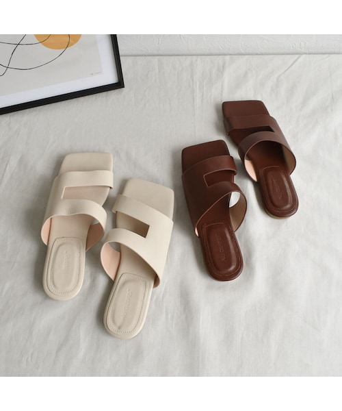 Lavish Gate（ラヴィッシュゲート）の「shoes-02110　スクエアトゥ　サイドカッティング フラット サンダル　エクリュ　ブラウン（サンダル・レディース・その他）」の6枚目の写真