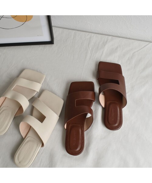 Lavish Gate（ラヴィッシュゲート）の「shoes-02110　スクエアトゥ　サイドカッティング フラット サンダル　エクリュ　ブラウン（サンダル・レディース・その他）」の7枚目の写真