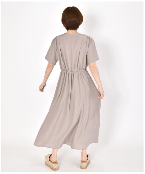 w closet（ダブルクローゼット）の「Vネックウエストタック半袖