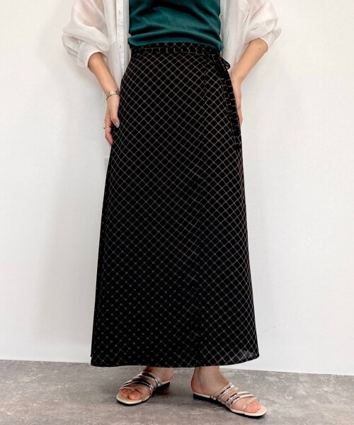 PAGEBOY（ページボーイ）の「モンガララップスカート（スカート・レディース・オフホワイト/ブラック/ネイビー・F）」の2枚目の写真