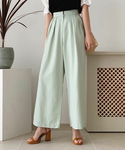 DHOLIC(ディーホリック)の「タックウエストワイドパンツ(その他パンツ・レディース・グリーン/ベージュ/ブラウン・S/M/L)」の1枚目の写真