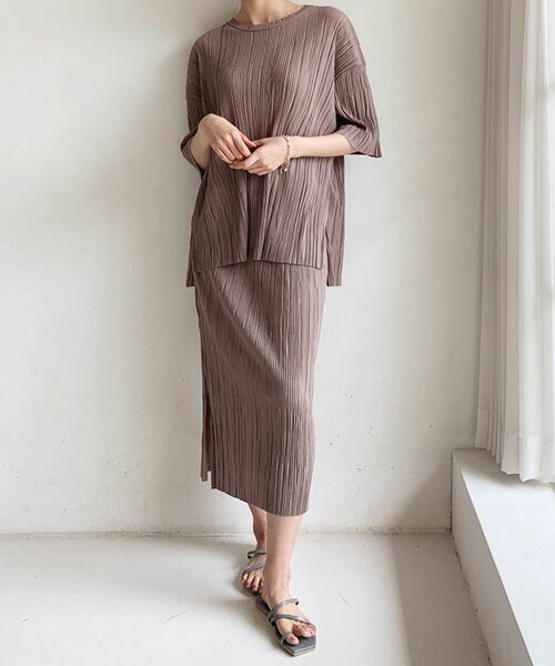 DHOLIC（ディーホリック）の「プリーツTシャツ＆スカートSET（Tシャツ/カットソー・レディース・グリーン/ブラウン/ピンク/ブラック・FREE）」の3枚目の写真