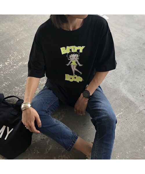 copine（コピン）の「ゆったりサイズ！BETTY BOOPネオンビッグTシャツ(2color)【クリックポスト】（Tシャツ/カットソー・レディース・その他）」の3枚目の写真