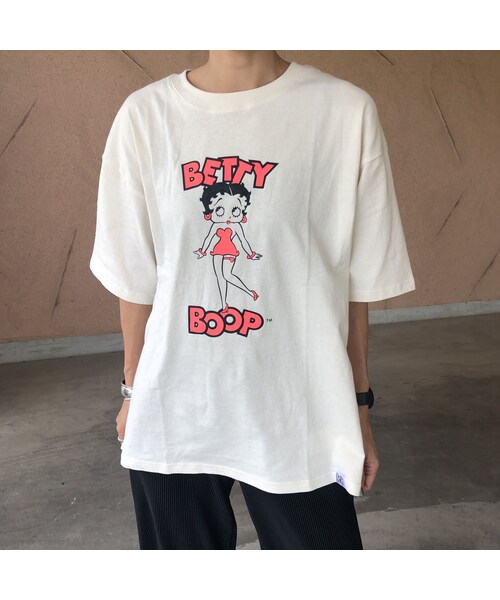 copine（コピン）の「ゆったりサイズ！BETTY BOOPネオンビッグTシャツ(2color)【クリックポスト】（Tシャツ/カットソー・レディース・その他）」の12枚目の写真