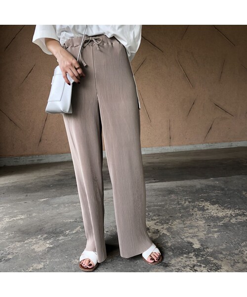 copine（コピン）の「7月9日再入荷！楽な着心地ウエストゴム！楊柳プリーツワイドパンツ(2color)【クリックポスト対象商品】（その他パンツ・レディース・その他）」の5枚目の写真