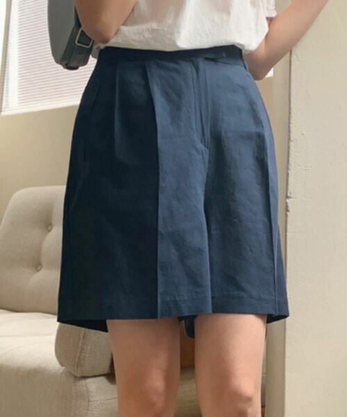 DHOLIC STYLE（ディーホリックスタイル）の「[URBANROSY] タックワイドリネン混ショートパンツ（その他パンツ・レディース・ブラウン/ブルー/ベージュ/ホワイト/ブラック・FREE）」の5枚目の写真