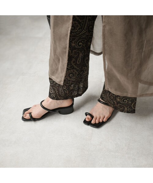 Lavish Gate（ラヴィッシュゲート）の「shoes-02113　アンクルストラップ 足袋サンダル 　ブラック　モカベージュ（サンダル・レディース・その他）」の5枚目の写真