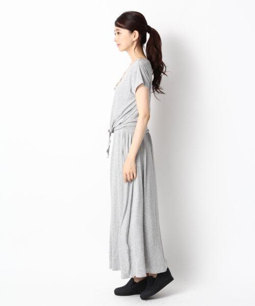 LOWRYS FARM（ローリーズファーム）の「ビジューマキシワンピースショートスリーブ（ワンピース/ドレス・レディース・ブラック/グレー/カーキ・Ｍ/Ｌ）」の4枚目の写真