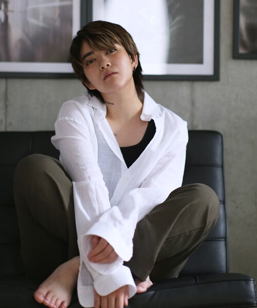 BOYSHE(ボーイシー)の「ラミーリネン ルーズシルエットシャツ ホワイト(シャツ/ブラウス・レディース・その他)」の3枚目の写真