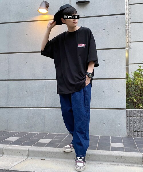 BOYSHE(ボーイシー)の「ワールドショーBIGロゴTシャツ ブラック(Tシャツ/カットソー・レディース・その他)」の2枚目の写真