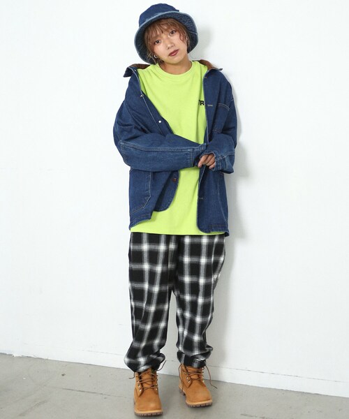 BOYSHE(ボーイシー)の「トリップ オーバー半袖Tシャツ ライムグリーン(Tシャツ/カットソー・レディース・その他)」の6枚目の写真