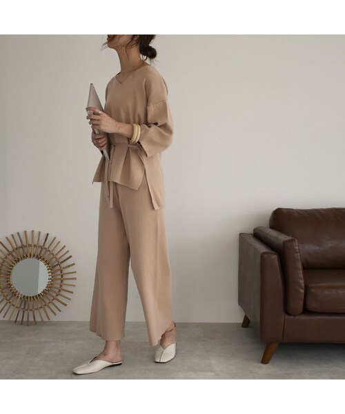 Lavish Gate(ラヴィッシュゲート)の「setup-02001 コットンニット セットアップ モカベージュ ブラック(Tシャツ/カットソー・レディース・その他)」の4枚目の写真