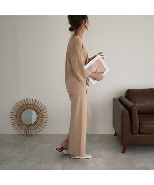 Lavish Gate(ラヴィッシュゲート)の「setup-02001 コットンニット セットアップ モカベージュ ブラック(Tシャツ/カットソー・レディース・その他)」の5枚目の写真