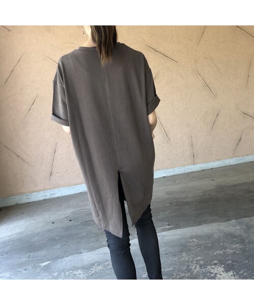 copine（コピン）の「ゆったりオーバーサイズ！バックスリットシンプルビッグTシャツ(3color)【クリックポスト対象商品】（Tシャツ/カットソー・レディース・その他）」の5枚目の写真