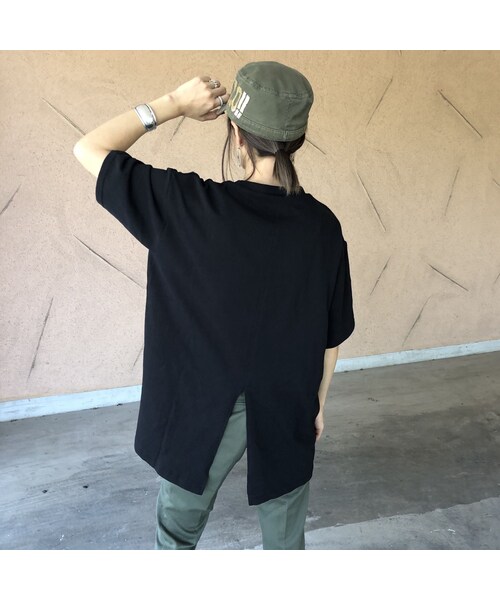 copine（コピン）の「ゆったりオーバーサイズ！バックスリットシンプルビッグTシャツ(3color)【クリックポスト対象商品】（Tシャツ/カットソー・レディース・その他）」の4枚目の写真