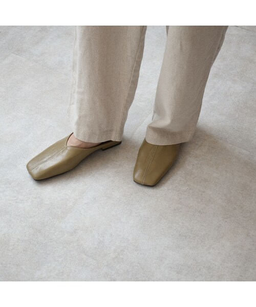 Lavish Gate（ラヴィッシュゲート）の「shoes-02109　スクエアトゥ エコレザー スリッパサンダル　エクリュ　ブラウン　ブラック　カーキベージュ（サンダル・レディース・その他）」の10枚目の写真