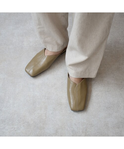 Lavish Gate（ラヴィッシュゲート）の「shoes-02109　スクエアトゥ エコレザー スリッパサンダル　エクリュ　ブラウン　ブラック　カーキベージュ（サンダル・レディース・その他）」の9枚目の写真