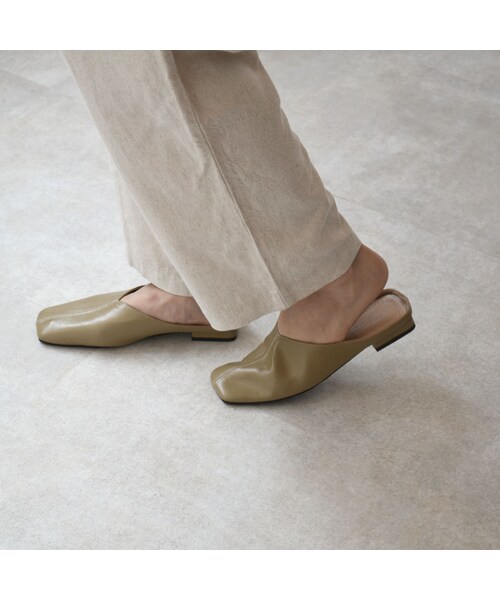 Lavish Gate（ラヴィッシュゲート）の「shoes-02109　スクエアトゥ エコレザー スリッパサンダル　エクリュ　ブラウン　ブラック　カーキベージュ（サンダル・レディース・その他）」の8枚目の写真