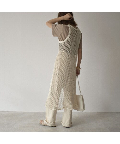Lavish Gate(ラヴィッシュゲート)の「nh-tops-02166 クルーネック テキストTシャツ ホワイト モカ(Tシャツ/カットソー・レディース・その他)」の3枚目の写真