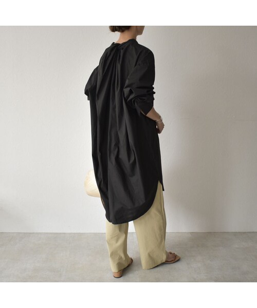 Lavish Gate（ラヴィッシュゲート）の「tops-02163　バックノット　 バンドカラーボリュームロングシャツ　ブラック　ホワイト（シャツ/ブラウス・レディース・その他）」の6枚目の写真