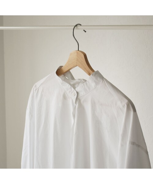 Lavish Gate（ラヴィッシュゲート）の「tops-02163　バックノット　 バンドカラーボリュームロングシャツ　ブラック　ホワイト（シャツ/ブラウス・レディース・その他）」の13枚目の写真