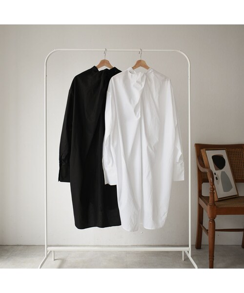 Lavish Gate（ラヴィッシュゲート）の「tops-02163　バックノット　 バンドカラーボリュームロングシャツ　ブラック　ホワイト（シャツ/ブラウス・レディース・その他）」の12枚目の写真