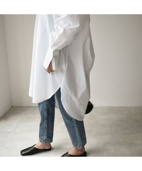 Lavish Gate（ラヴィッシュゲート）の「tops-02163　バックノット　 バンドカラーボリュームロングシャツ　ブラック　ホワイト（シャツ/ブラウス・レディース・その他）」の5枚目の写真