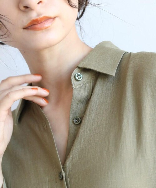 OZOC（オゾック）の「麻調バックプリーツシャツワンピース（ワンピース/ドレス・レディース・タバコブラウン(054)/ナチュラル(050)/カーキ(027)・38(M)）」の7枚目の写真