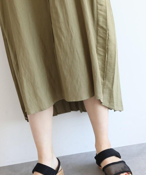 OZOC（オゾック）の「麻調バックプリーツシャツワンピース（ワンピース/ドレス・レディース・タバコブラウン(054)/ナチュラル(050)/カーキ(027)・38(M)）」の9枚目の写真