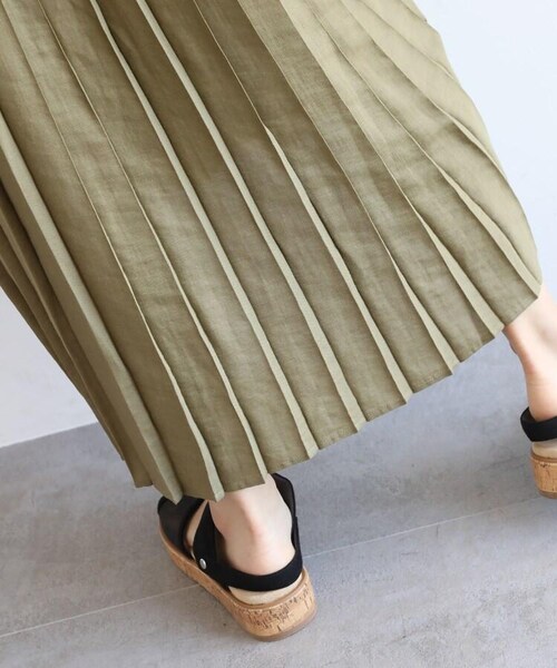 OZOC（オゾック）の「麻調バックプリーツシャツワンピース（ワンピース/ドレス・レディース・タバコブラウン(054)/ナチュラル(050)/カーキ(027)・38(M)）」の10枚目の写真