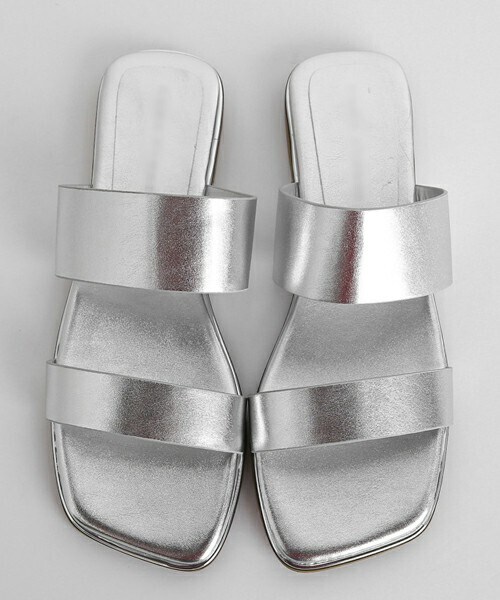 DHOLIC（ディーホリック）の「ダブルストラップサンダル（サンダル・レディース・ホワイト/シルバー/ブラウン/ブラック/ベージュ・225/230/235/240/245/250）」の5枚目の写真