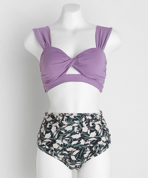 DHOLIC（ディーホリック）の「ツイスト花柄コントラストビキニ（水着・レディース・ホワイト/グリーン/パープル/ブラック/その他・S/M）」の5枚目の写真
