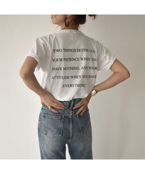Lavish Gate(ラヴィッシュゲート)の「nh-tops-02159 ポケット付き バックメッセージ Tシャツ(Tシャツ/カットソー・レディース・その他)」の3枚目の写真