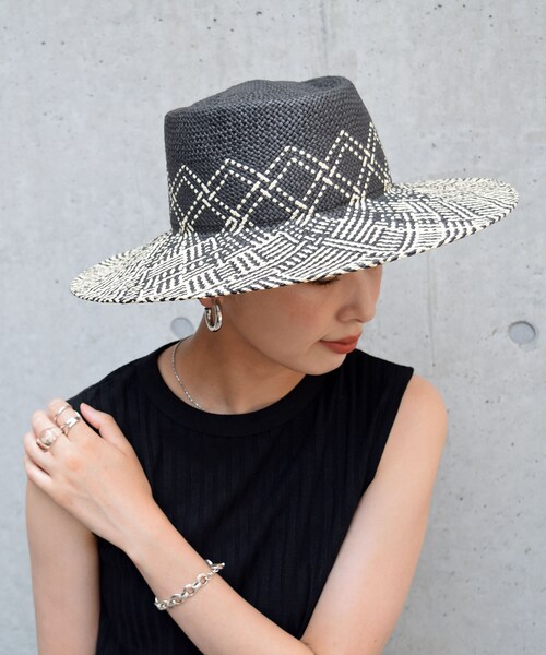 no brand(ノーブランド)の「Bias Hat(ハット・レディース・その他)」の2枚目の写真