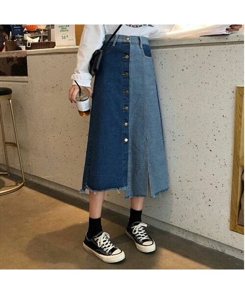 no brand（ノーブランド）の「カットオフデニムアシンメトリーとスリットのロングスカート（デニムスカート・レディース・その他）」の3枚目の写真