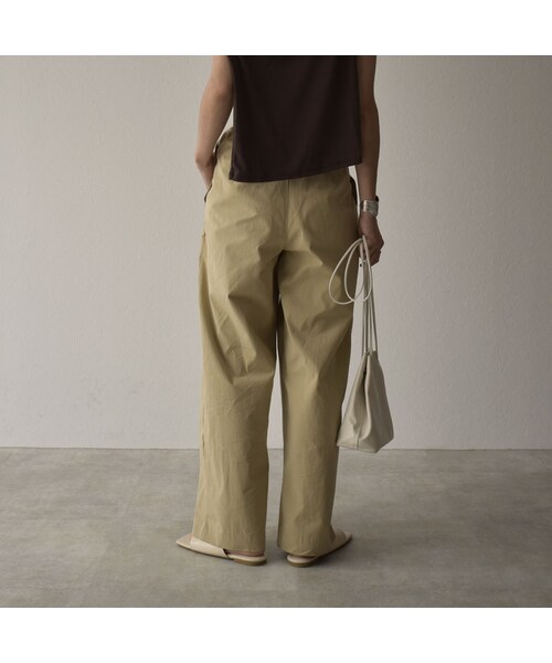 Lavish Gate(ラヴィッシュゲート)の「bottoms-02068 サイドボタン タック ワイドパンツ ベージュ(その他パンツ・レディース・その他)」の2枚目の写真
