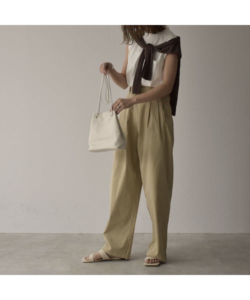 Lavish Gate(ラヴィッシュゲート)の「bottoms-02068 サイドボタン タック ワイドパンツ ベージュ(その他パンツ・レディース・その他)」の4枚目の写真