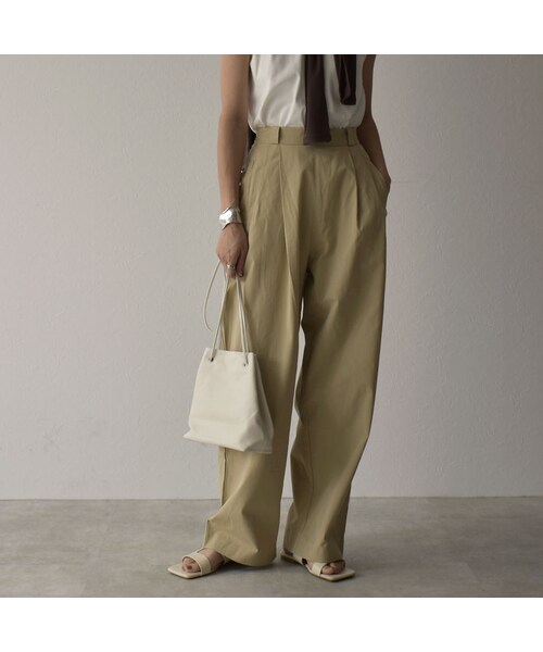 Lavish Gate(ラヴィッシュゲート)の「bottoms-02068 サイドボタン タック ワイドパンツ ベージュ(その他パンツ・レディース・その他)」の1枚目の写真
