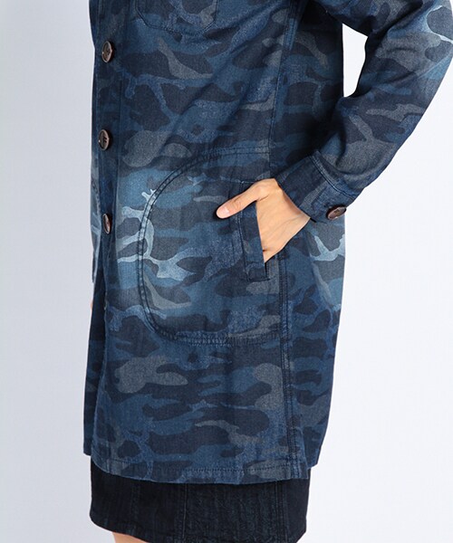 DOUBLE NAME（ダブルネーム）の「迷彩デニムショップコート（ジャケット/アウター・ブルー/ネイビー・FREE）」の5枚目の写真