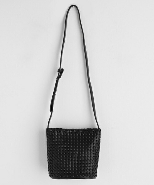 DHOLIC（ディーホリック）の「ポーチ付スクエアショルダーバッグ（ショルダーバッグ・レディース・ベージュ/ホワイト/ブラック/イエロー/グレー・FREE）」の3枚目の写真